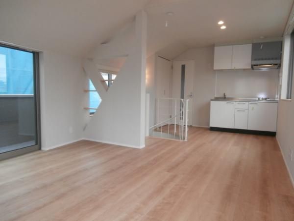 �y���ԁE���r���O�z�@