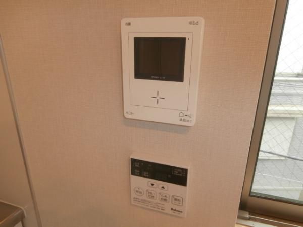 �y�Z�L�����e�B�z�@