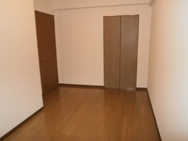 �y�����E���r���O�z�@