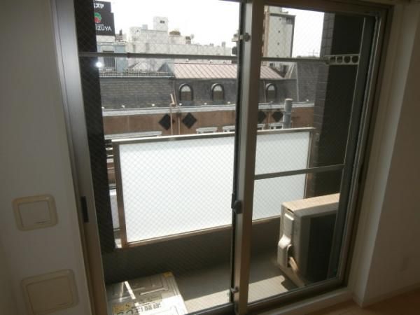 �y�x�����_�z�@