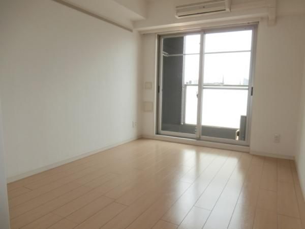 �y���ԁE���r���O�z�@