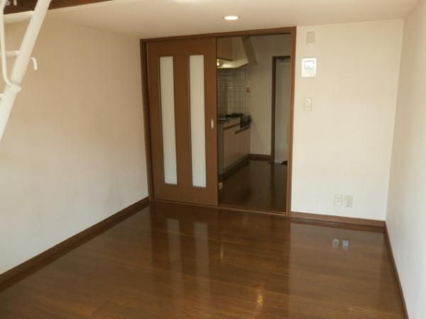 �y���ԁE���r���O�z�@