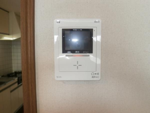 �y�Z�L�����e�B�z�@