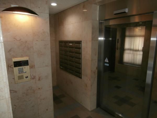 �y�G���g�����X�z�@