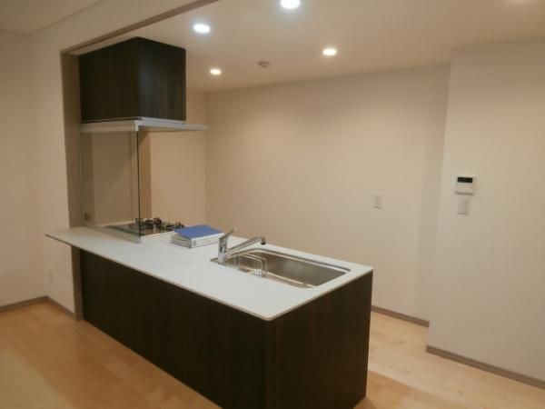 �y�����E���r���O�z�@