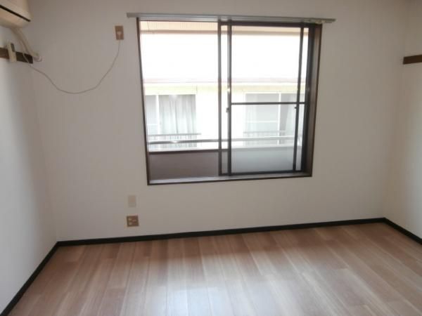 �y���ԁE���r���O�z�@