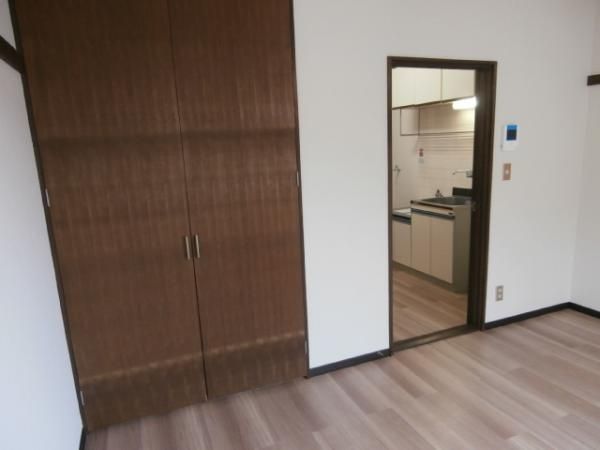 �y���ԁE���r���O�z�@