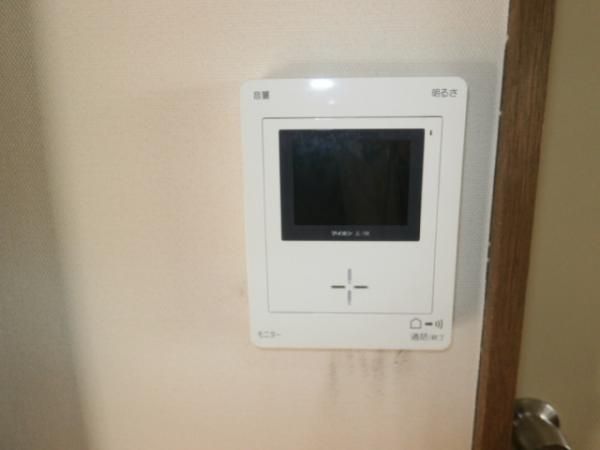 �y�Z�L�����e�B�z�@