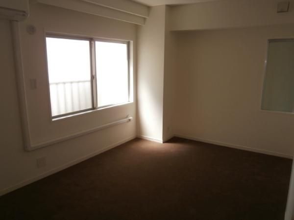 �y�Q���z�@