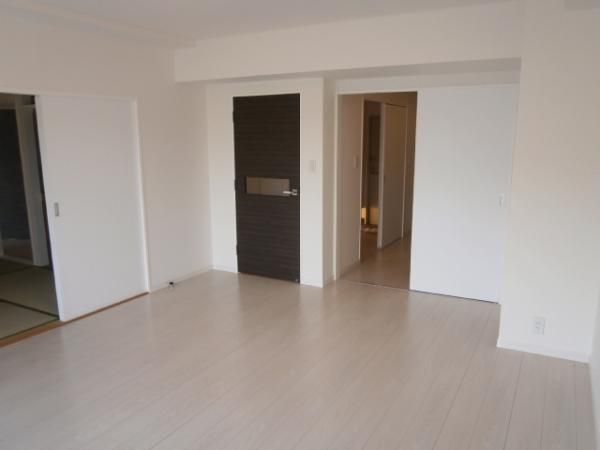 �y�����E���r���O�z�@