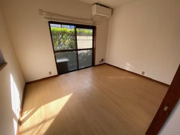 �y���ԁE���r���O�z�@