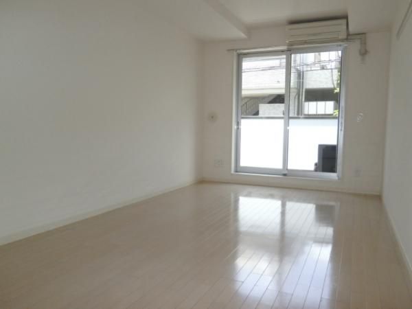 �y���ԁE���r���O�z�@