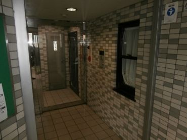 �y�G���g�����X�z�@