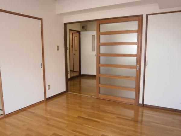 �y�����E���r���O�z�@