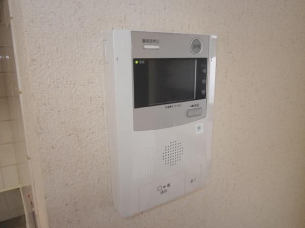 �y�Z�L�����e�B�z�@