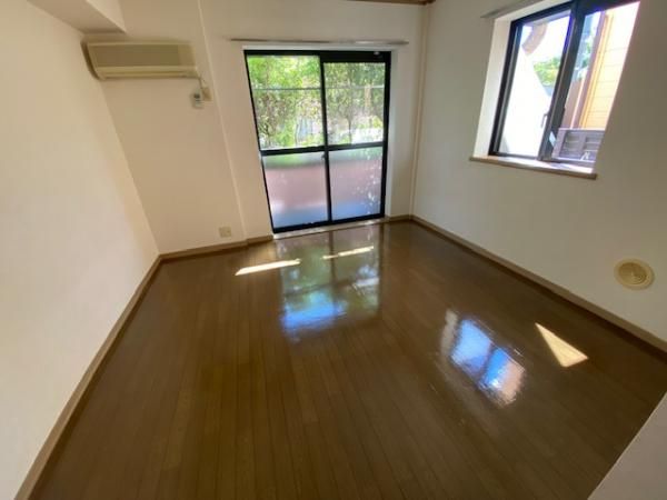 �y���ԁE���r���O�z�@