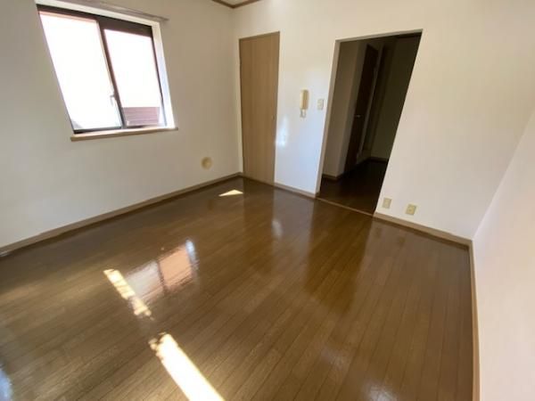 �y���ԁE���r���O�z�@