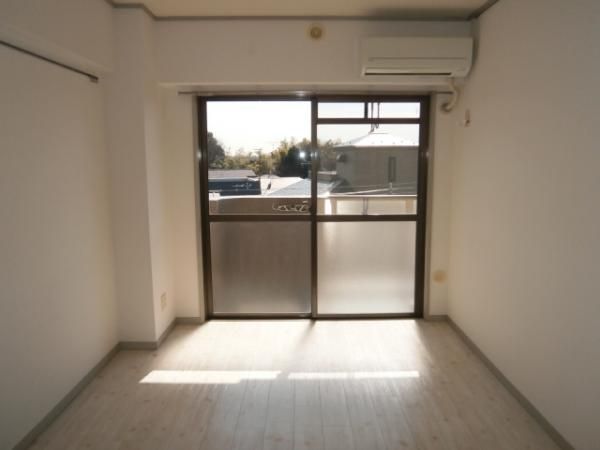 �y���ԁE���r���O�z�@