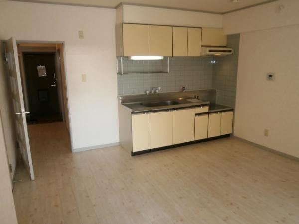 �y�����E���r���O�z�@