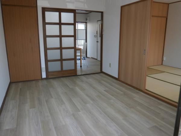 �y�����E���r���O�z�@