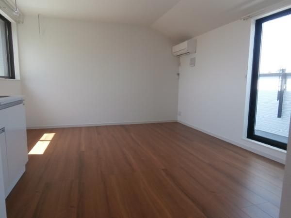 �y���ԁE���r���O�z�@