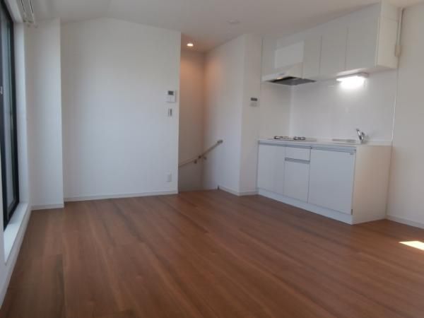 �y�����E���r���O�z�@