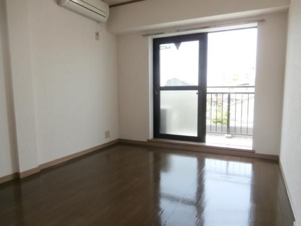 �y���ԁE���r���O�z�@