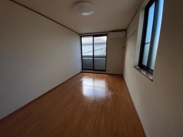 �y���ԁE���r���O�z�@