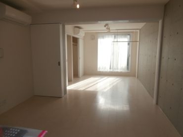 �y�����E���r���O�z�@