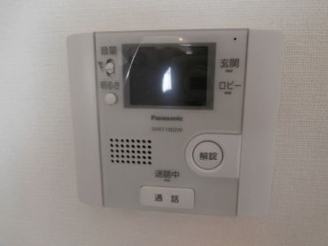 �y�Z�L�����e�B�z�@