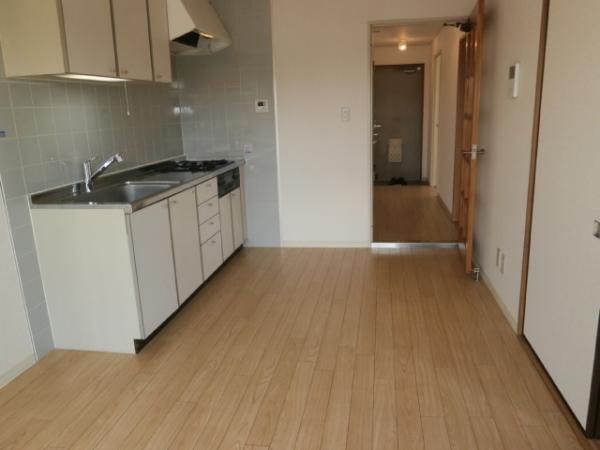 �y�����E���r���O�z�@