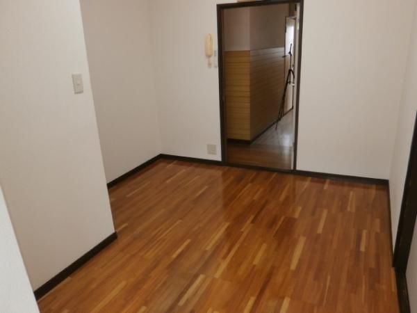 �y���ԁE���r���O�z�@