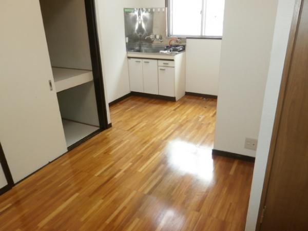 �y���ԁE���r���O�z�@