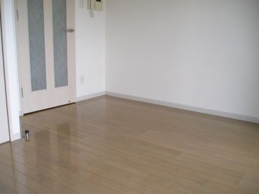 �y���ԁE���r���O�z�@