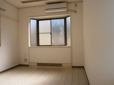 �y���ԁE���r���O�z�@