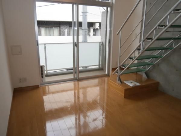 �y���ԁE���r���O�z�@