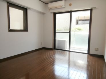 �y���ԁE���r���O�z�@