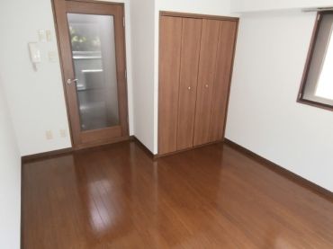 �y���ԁE���r���O�z�@