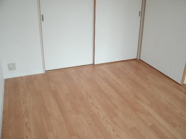 �y�����E���r���O�z�@