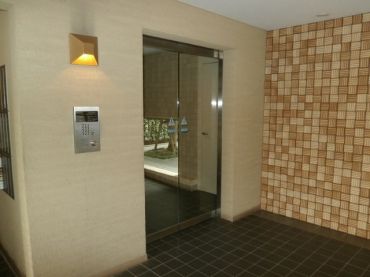 �y�G���g�����X�z�@