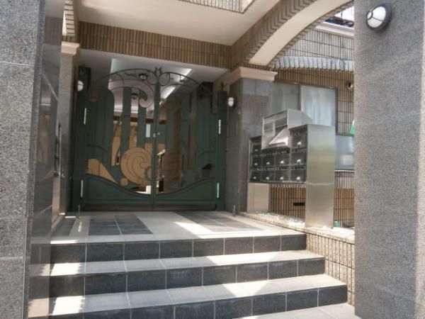 �y�G���g�����X�z�@