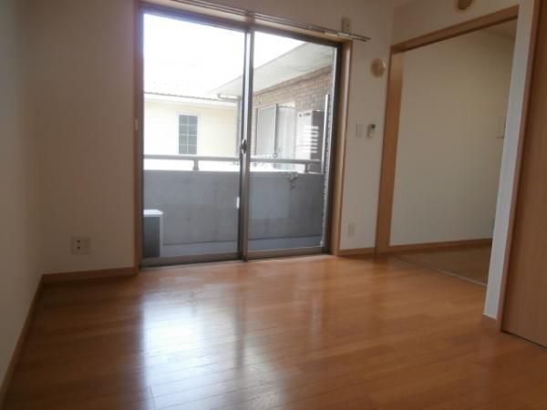 �y���ԁE���r���O�z�@