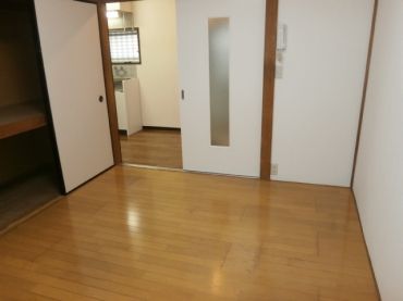 �y�����E���r���O�z�@