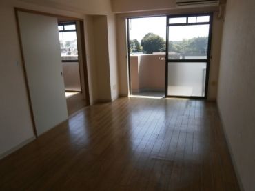 �y���ԁE���r���O�z�@