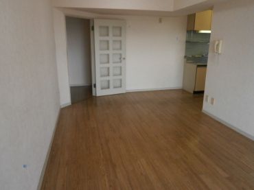 �y�����E���r���O�z�@