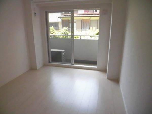 �y���ԁE���r���O�z�@