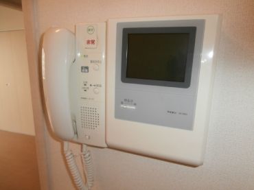 �y�Z�L�����e�B�z�@