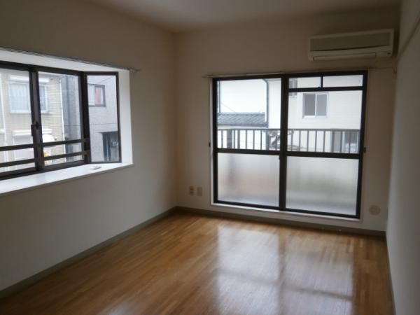 �y���ԁE���r���O�z�@