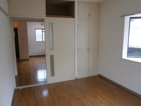 �y�����E���r���O�z�@