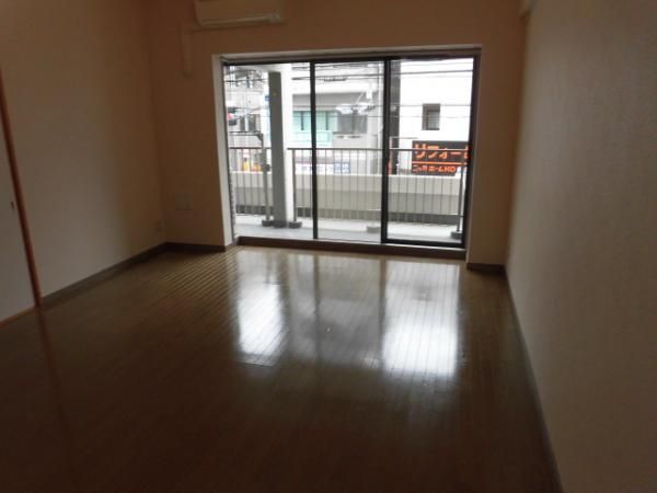 �y���ԁE���r���O�z�@